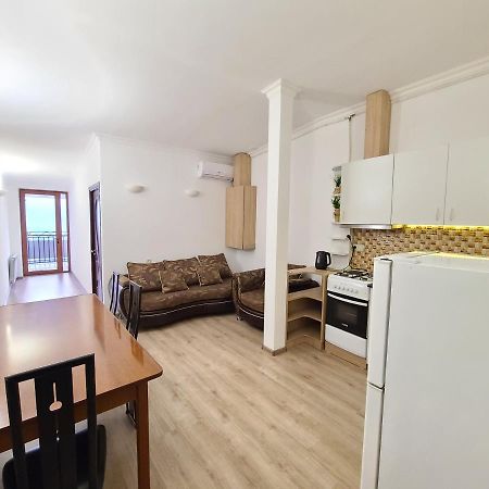 Appartamento Flat With Balcony On Cascade Erevan Esterno foto